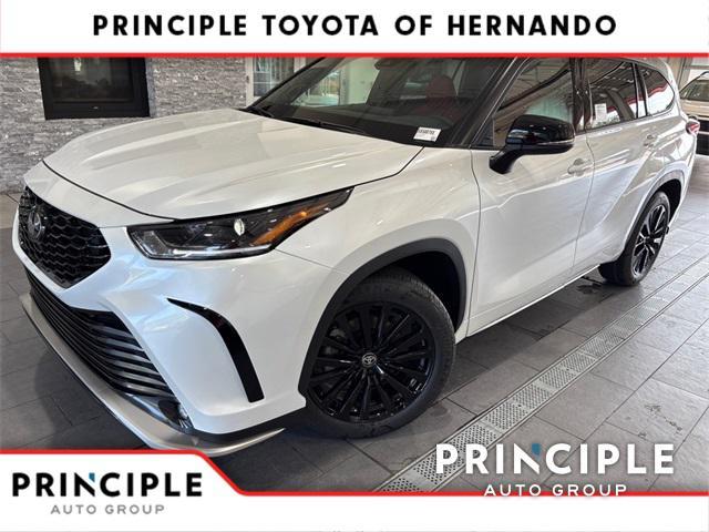 new 2025 Toyota Highlander car, priced at $51,317
