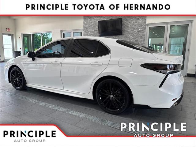 used 2018 Toyota Camry Hybrid car, priced at $17,000