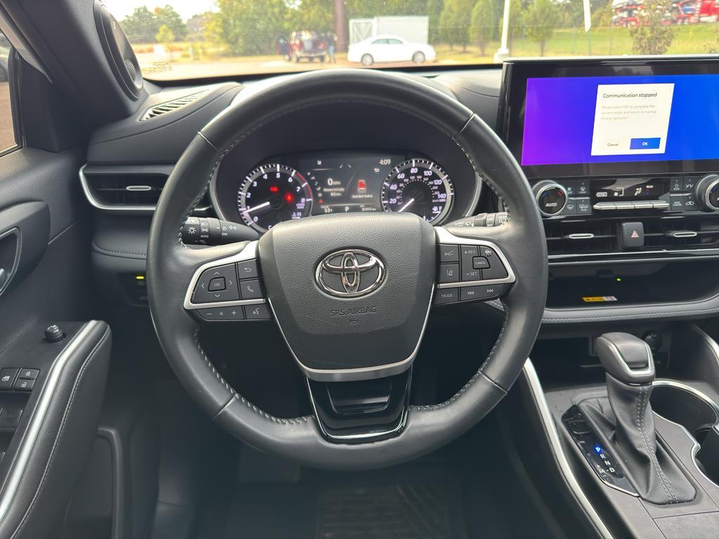 used 2023 Toyota Highlander car, priced at $37,830