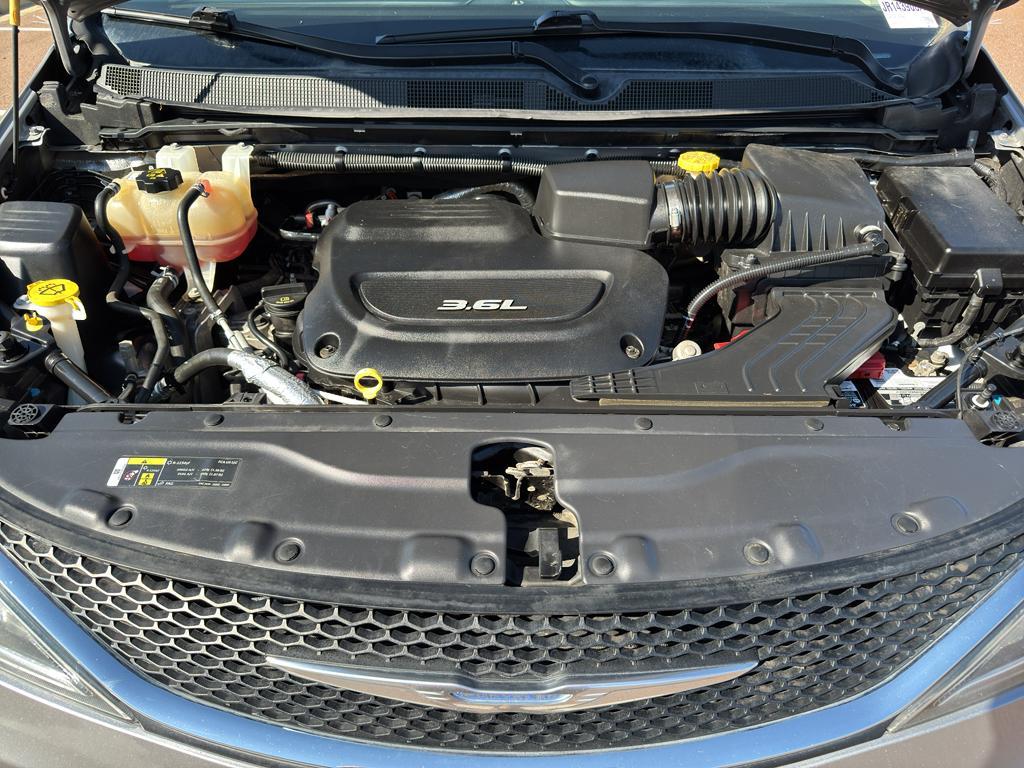 used 2018 Chrysler Pacifica car, priced at $9,580