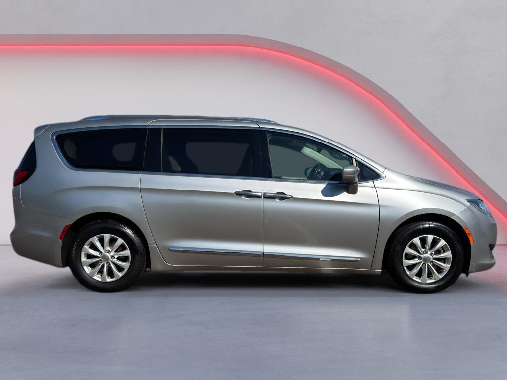 used 2018 Chrysler Pacifica car, priced at $9,580