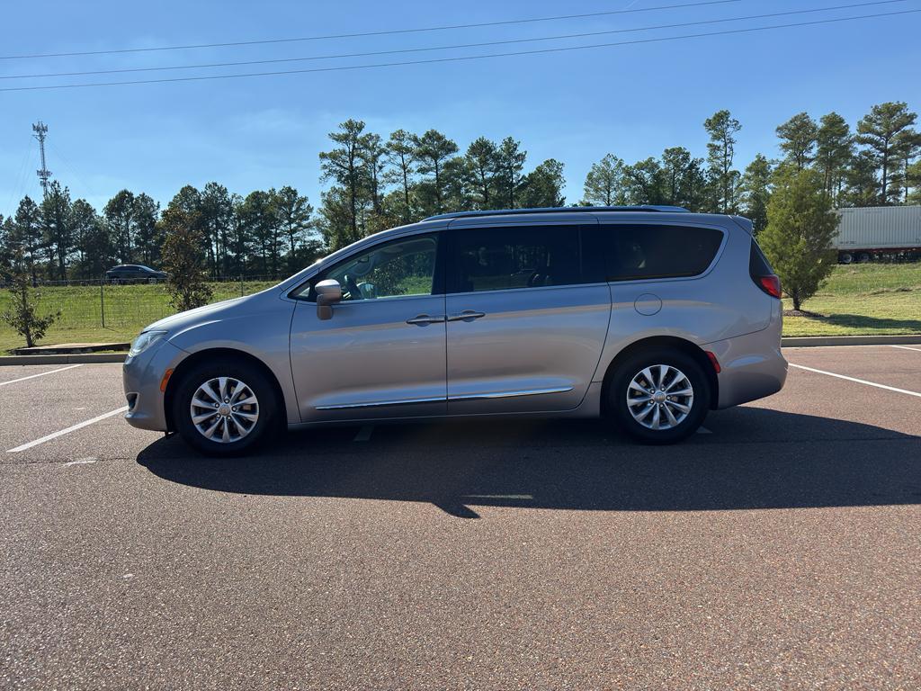 used 2018 Chrysler Pacifica car, priced at $9,580