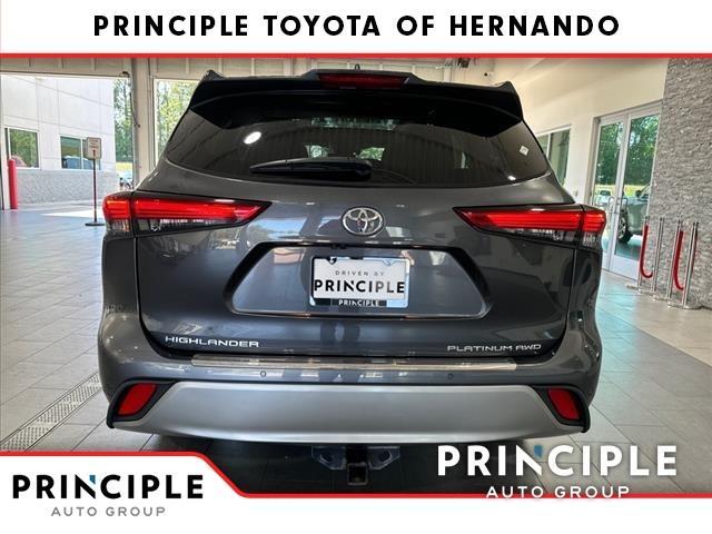 used 2020 Toyota Highlander car, priced at $32,900