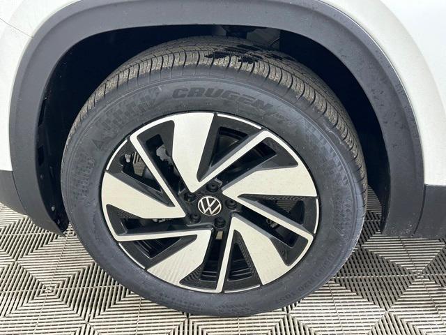 new 2025 Volkswagen Atlas car, priced at $44,954