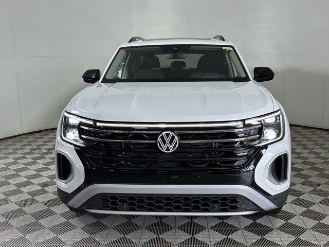 new 2024 Volkswagen Atlas car, priced at $48,501