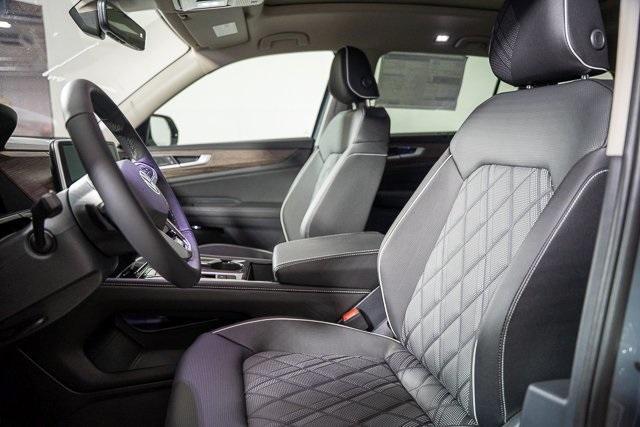 new 2025 Volkswagen Atlas car, priced at $53,658