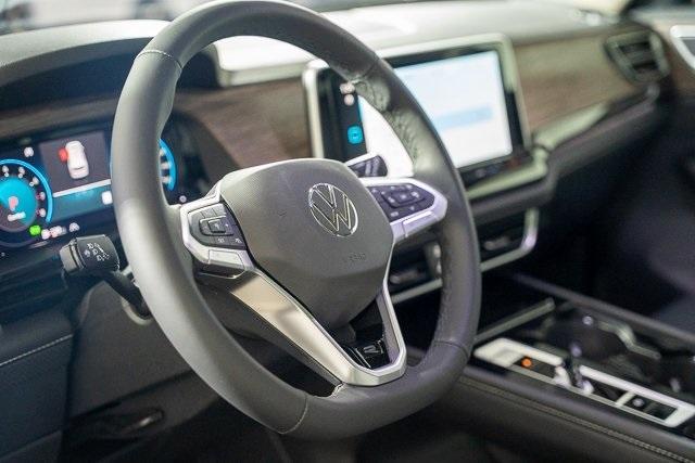 new 2025 Volkswagen Atlas car, priced at $53,658