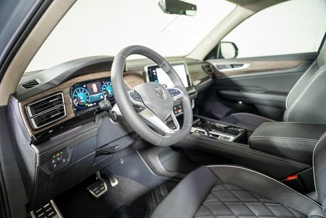 new 2025 Volkswagen Atlas car, priced at $53,658