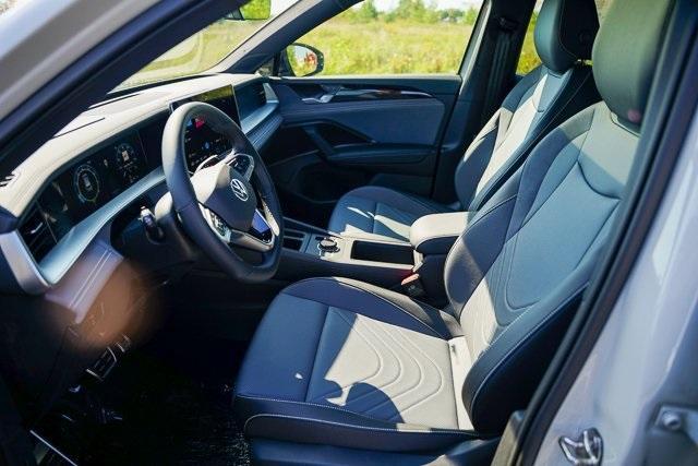 new 2025 Volkswagen Tiguan car, priced at $37,183