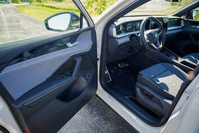 new 2025 Volkswagen Tiguan car, priced at $37,183