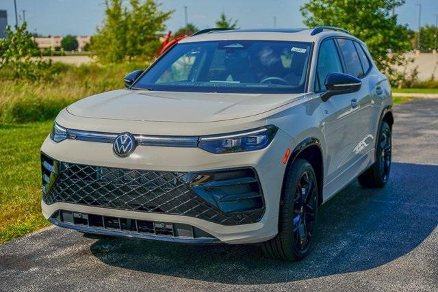 new 2025 Volkswagen Tiguan car, priced at $37,183