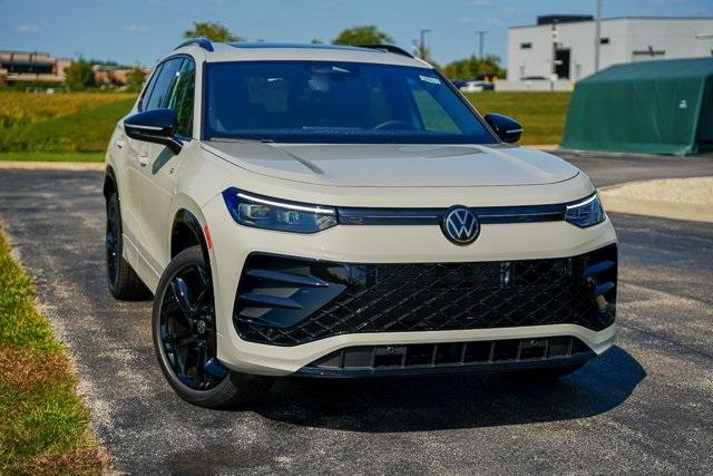 new 2025 Volkswagen Tiguan car, priced at $37,183
