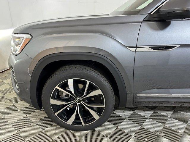 new 2024 Volkswagen Atlas car, priced at $50,474