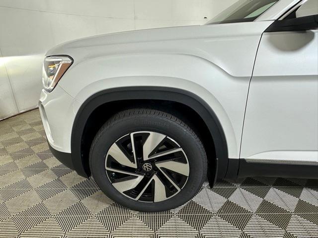 new 2025 Volkswagen Atlas car, priced at $49,637