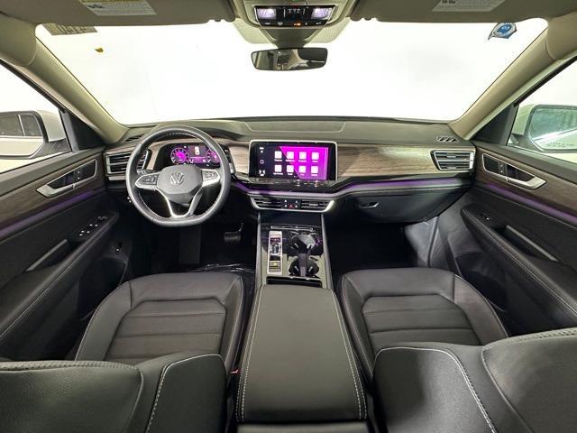 new 2025 Volkswagen Atlas car, priced at $49,637