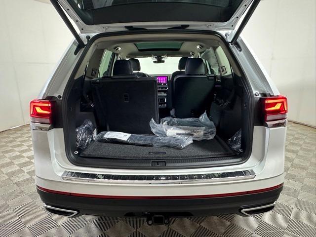 new 2025 Volkswagen Atlas car, priced at $49,637