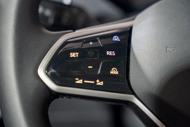 new 2025 Volkswagen ID.4 car, priced at $49,789