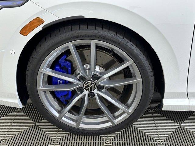 new 2024 Volkswagen Golf R car