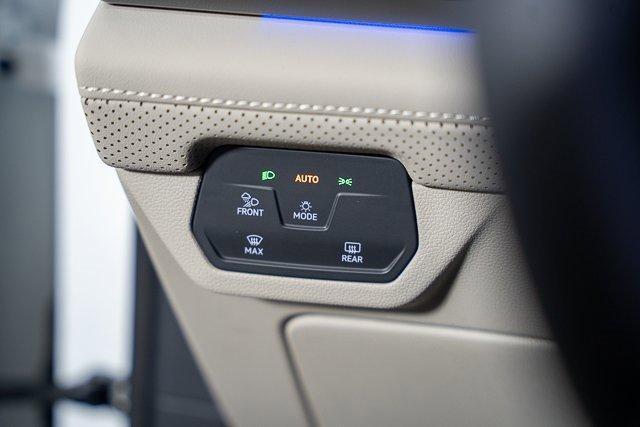 new 2025 Volkswagen Atlas car, priced at $51,960