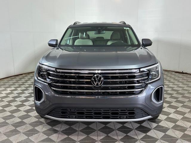 new 2025 Volkswagen Atlas car, priced at $43,443