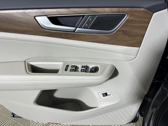 new 2025 Volkswagen Atlas car, priced at $43,443