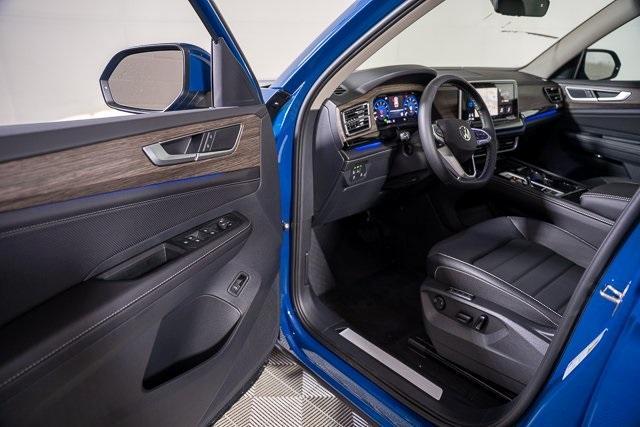 new 2025 Volkswagen Atlas car, priced at $46,666