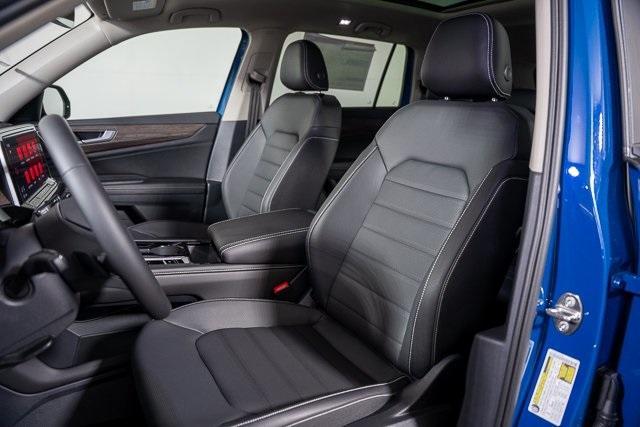 new 2025 Volkswagen Atlas car, priced at $46,666