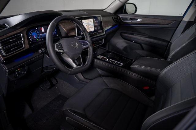 new 2025 Volkswagen Atlas car, priced at $46,666