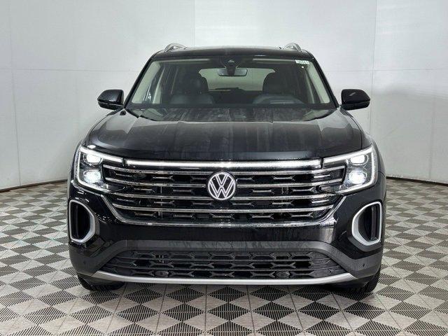 new 2025 Volkswagen Atlas car, priced at $46,702