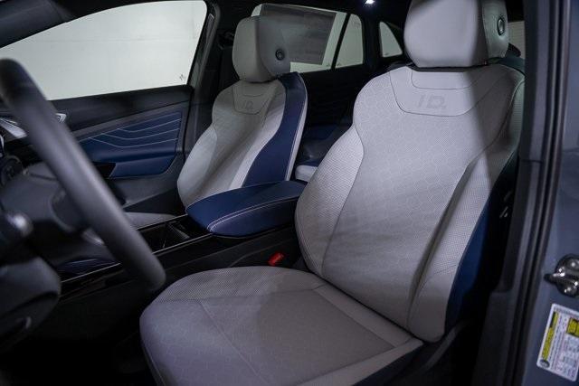 new 2025 Volkswagen ID.4 car, priced at $50,312