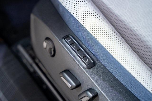new 2025 Volkswagen ID.4 car, priced at $50,312