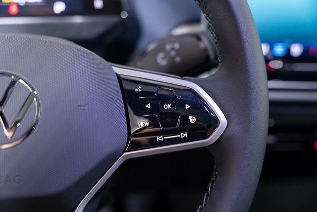 new 2025 Volkswagen ID.4 car, priced at $50,312