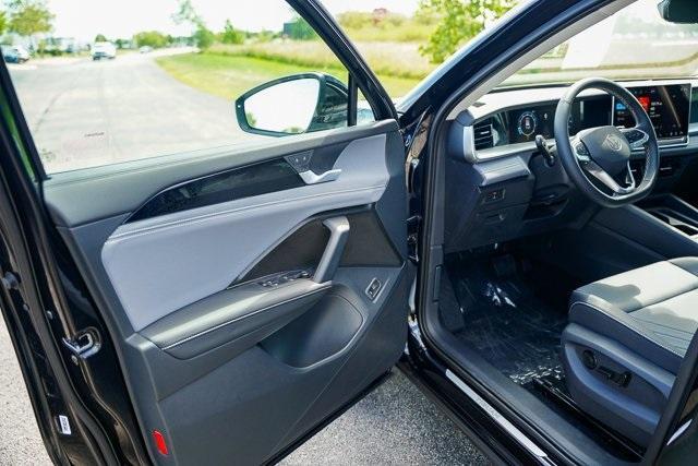 new 2025 Volkswagen Tiguan car, priced at $35,270