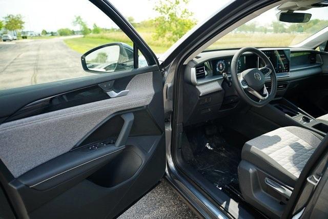 new 2025 Volkswagen Tiguan car, priced at $31,451