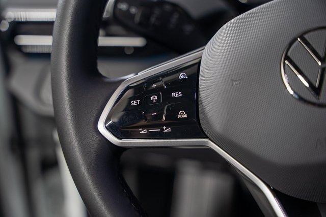 new 2025 Volkswagen ID.4 car, priced at $50,277