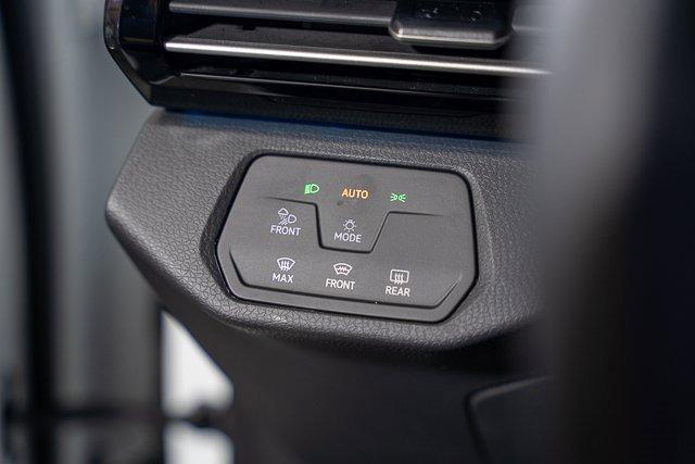 new 2025 Volkswagen ID.4 car, priced at $50,277