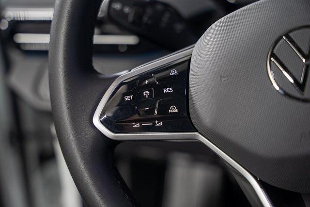 new 2025 Volkswagen ID.4 car, priced at $50,277