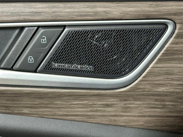 new 2025 Volkswagen Atlas car, priced at $52,738
