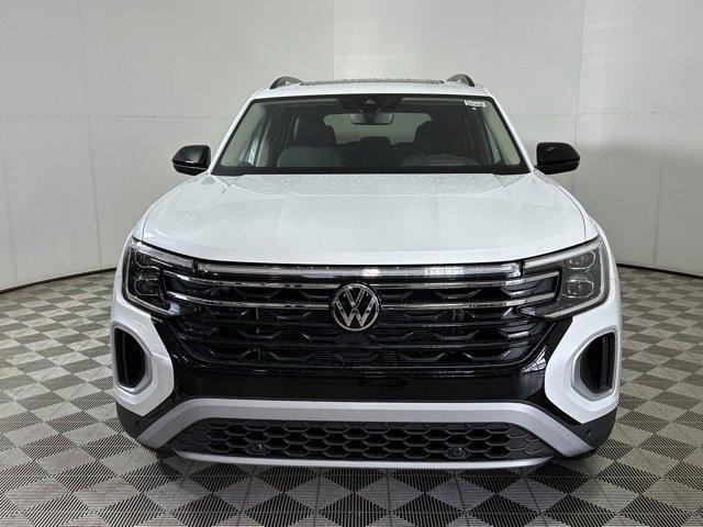 new 2024 Volkswagen Atlas car, priced at $49,049