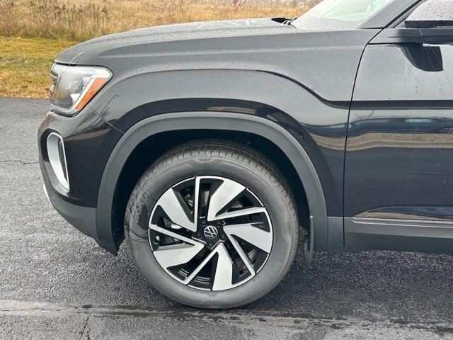 new 2026 Volkswagen Atlas car, priced at $45,576