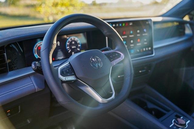 new 2025 Volkswagen Tiguan car, priced at $37,298