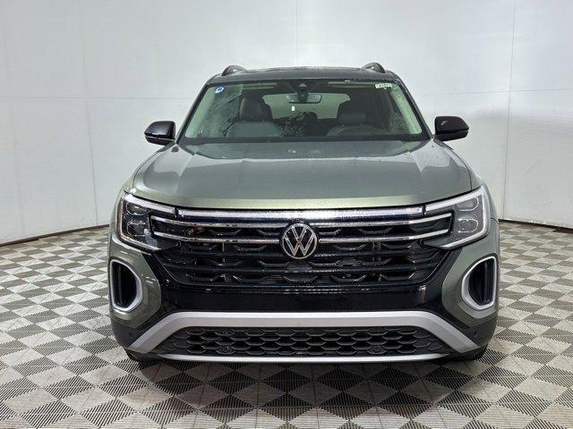 new 2025 Volkswagen Atlas car, priced at $44,488