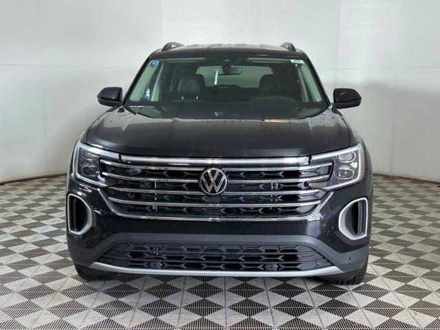 new 2025 Volkswagen Atlas car, priced at $43,529