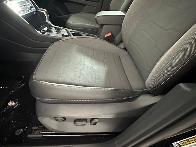 new 2025 Volkswagen Taos car, priced at $32,289