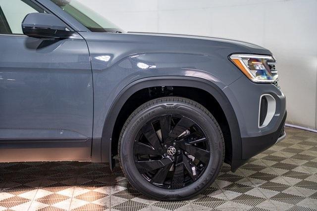 new 2025 Volkswagen Atlas car, priced at $44,726