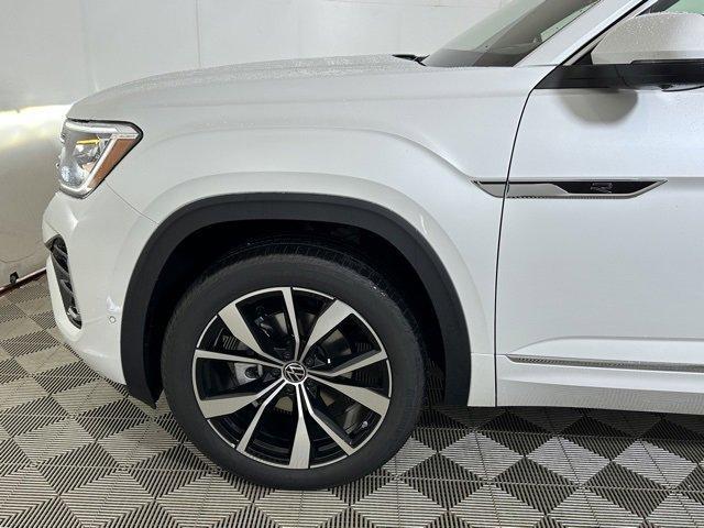 new 2024 Volkswagen Atlas car, priced at $50,853