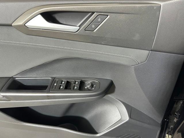 new 2025 Volkswagen Taos car, priced at $32,289
