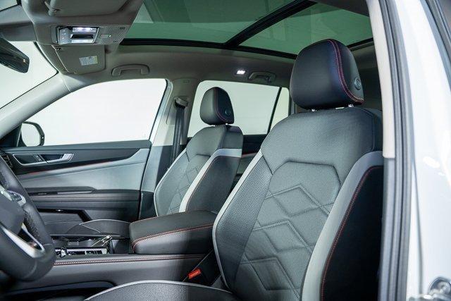 new 2025 Volkswagen Atlas car, priced at $46,008
