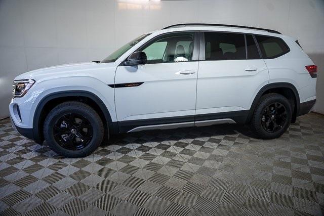 new 2025 Volkswagen Atlas car, priced at $47,008