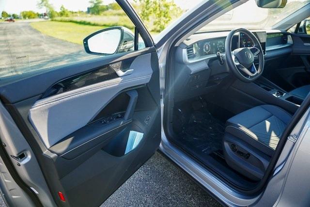 new 2025 Volkswagen Tiguan car, priced at $35,270